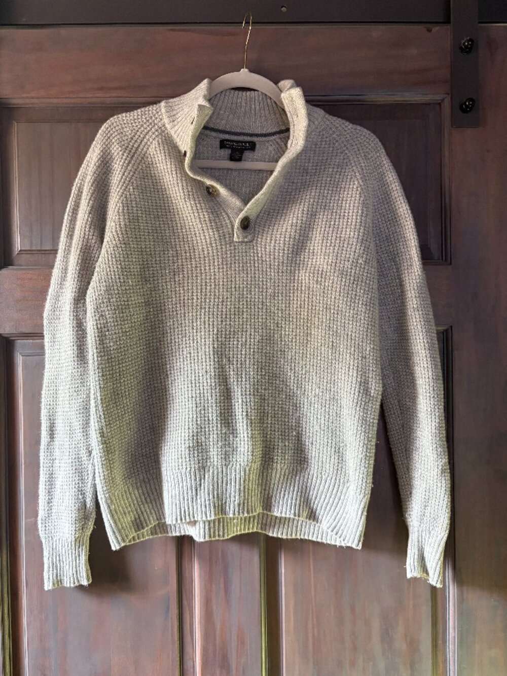 Banana Republic Mens Sweater pullover size S, made from Italian yard, wool